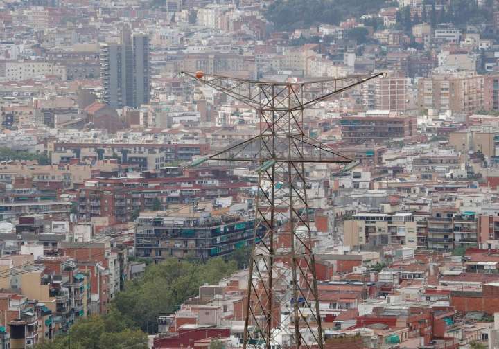 Las energéticas redoblan la presión para que la CNMC mejore la tasa de retribución a las redes