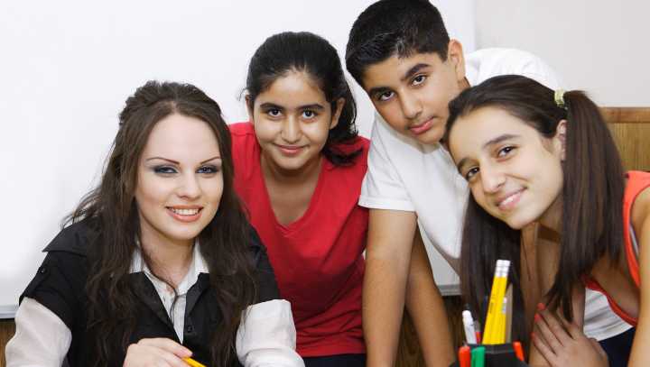 Helios: sembrando futuros universitarios en Arizona