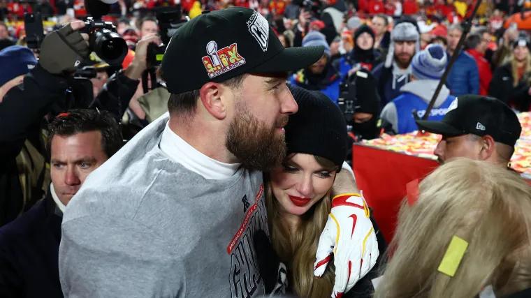 Travis Kelce's mom Donna urges son to have baby with Taylor Swift
