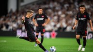 Grimaldo, gol de falta para salvar los muebles del Leverkusen en su debut en Champions