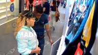 En segundos pareja de ladrones se roba sudadera en Parque Tezontle, los graban en video