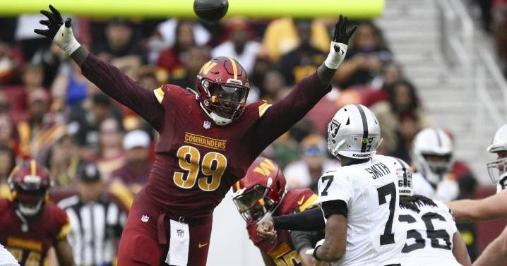 Raiders' offensive line woes leave Geno Smith under siege, Ashton Jeanty stifled