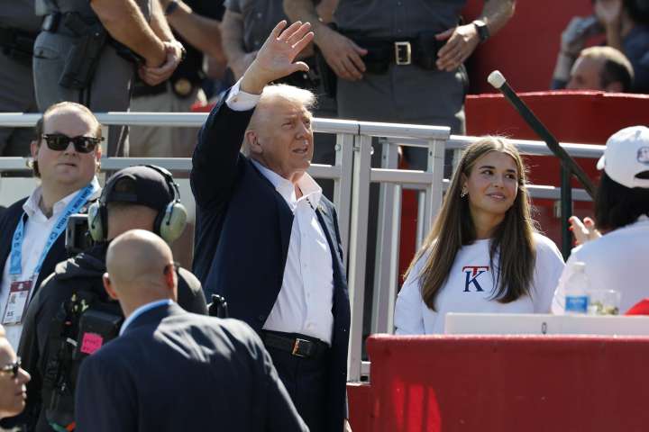 Trump impondrá arancel del 100% a películas extranjeras para impulsar el cine de EEUU