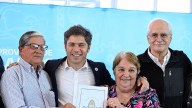 Merlo: Axel Kicillof entregó escrituras gratuitas a familias