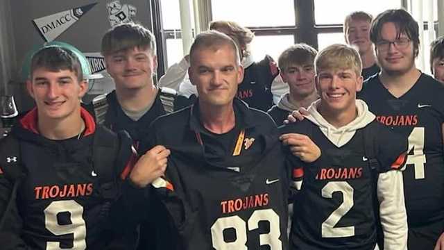 'It shocks your system': The impact one Iowa high school teacher left on his students