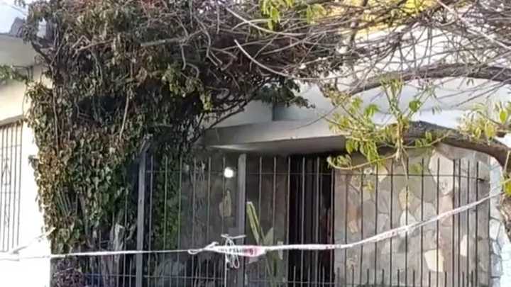 Refuerzan la custodia en la casa del triple femicidio de Florencio Varela