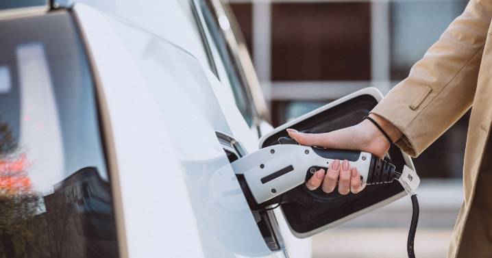 Caldas: carga de vehículos eléctricos en las estaciones de la Chec, ahora con cobro
