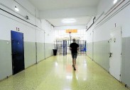 70 presos y dos sanitarias denuncian falta de salubridad y espacio en la cárcel de Donostia
