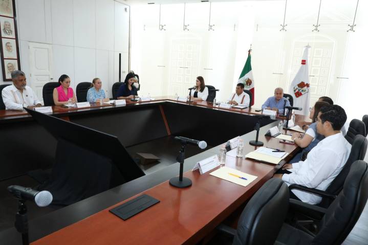 Combate a la corrupción con hechos, no con discursos: Javier May