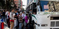 Venezuela: Transportistas insisten en fijar el pasaje mínimo en medio dólar