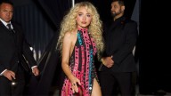 Sabrina Carpenter revive el icónico vestido de Cher en el after party de los MTV VMAs 2025