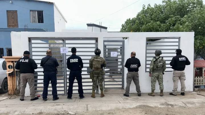 Marina asegura más de 57 mil cigarros, 8 mil latas de cerveza y droga en Sonora