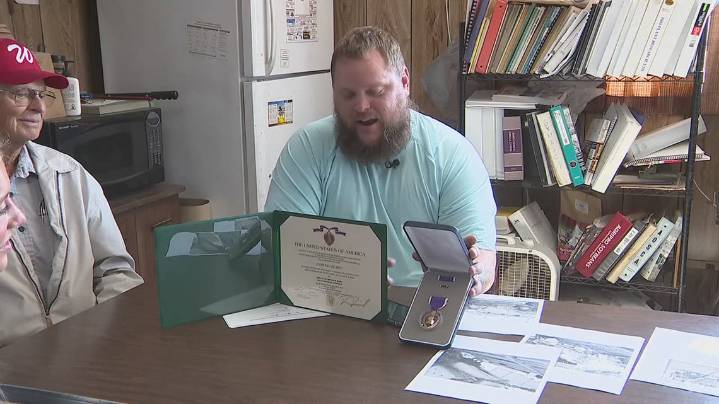 15 years later, Illinois veteran receives his Purple Heart
