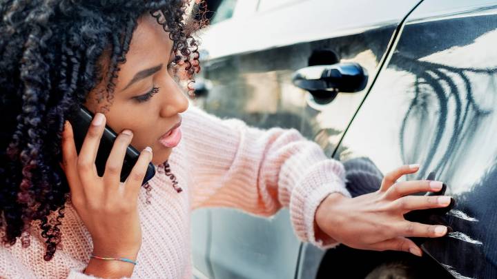 ¿Qué hace que un seguro para carro salga más caro o económico?