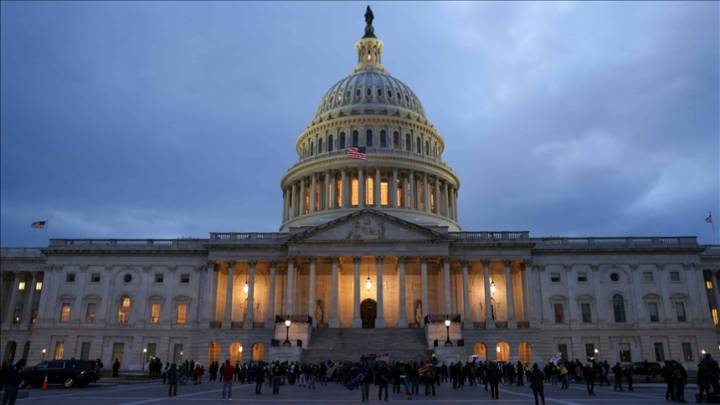 Senado rechazó presupuesto temporal, Trump no descarta un cierre del Gobierno federal