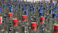 Incautan licor de contrabando en dos municipios del Valle; un establecimiento fue cerrado tras los operativos