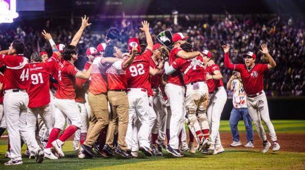 Indios 'desatan' la fiesta en el Estadio tras su campeonato