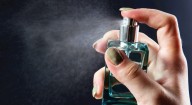 Cómo hacer que el perfume perdure en la piel