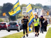 Striking Canada Post union urges Ottawa to walk back sweeping changes