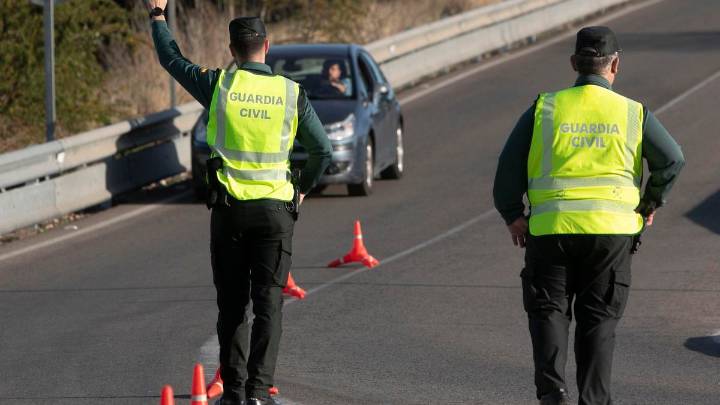 Paran a un sexagenario en un control rutinario en la AP7 y le pillan con un cargamento de cocaína y heroína