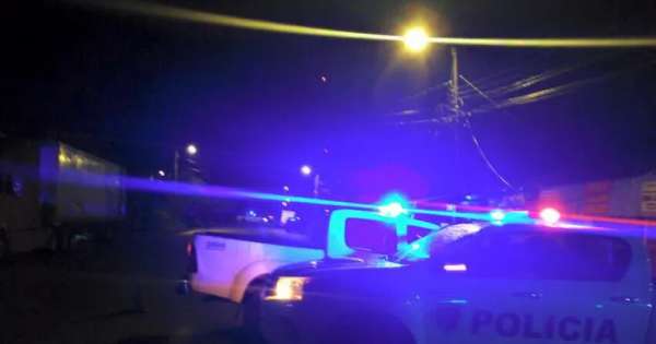 Tucumano abrió la camioneta de un salteño y se llevó una valija llena de plata
