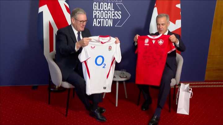 Carney and Starmer exchange rugby jerseys ahead of Women's World Cup final
