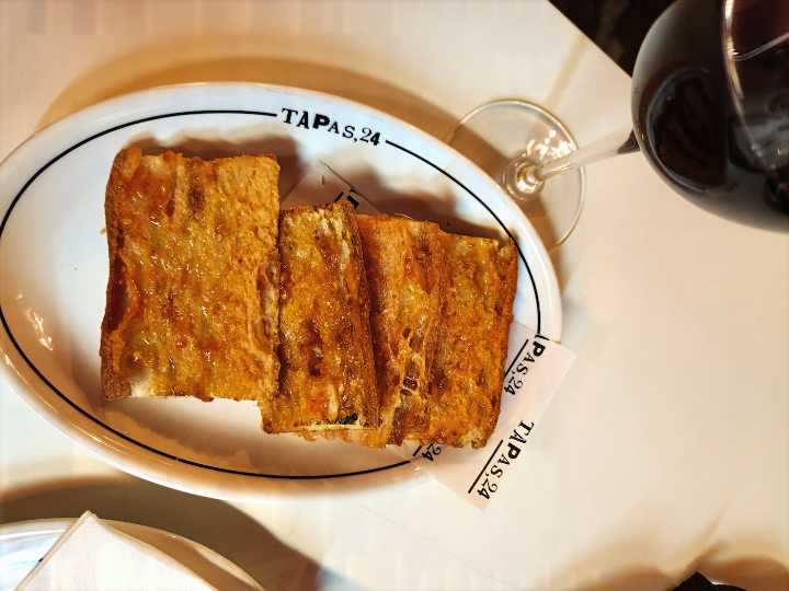 Chasing Spain through tomato bread