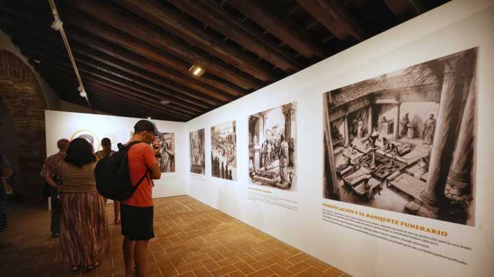 El castillo de Santa Catalina acoge una exposición de Procasa sobre el ritual funerario romano y los hallazgos arqueológicos en Gades