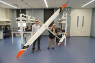 Vuela como un pájaro: Ingenieros de UTEP buscan traducir los misterios del vuelo de las aves a aeronaves