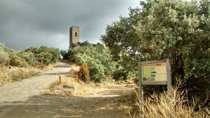 Las 3 rutas de más de 10 km en Huesca rodeadas de un castillo, salinas y un mirador panorámico