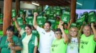 Inicia Renán Sánchez Tajonar en Bacalar la entrega de kits a la militancia del Partido Verde en Quintana Roo