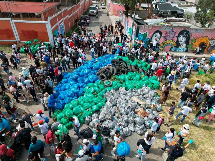 Ecatepec moviliza a más de 170 mil personas para romper récord Guinness de limpieza