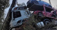 Un camión cargado de autos despistó camino al paso Cardenal Samoré de Neuquén