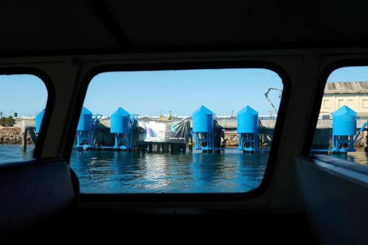 In LA port, bobbing blue floats are turning wave power into clean energy