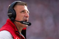 Amidst early Patriots adversity, Mike Vrabel’s next moves are important