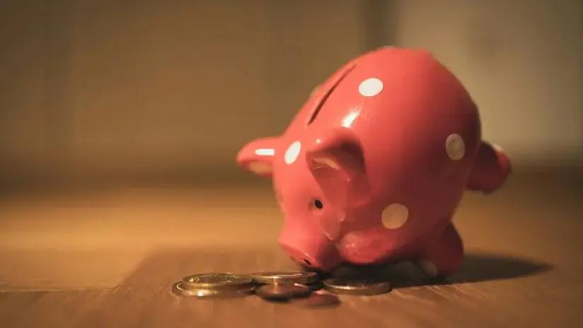 ¿Cómo puedo manejar mis gastos frente a las compras compulsivas?