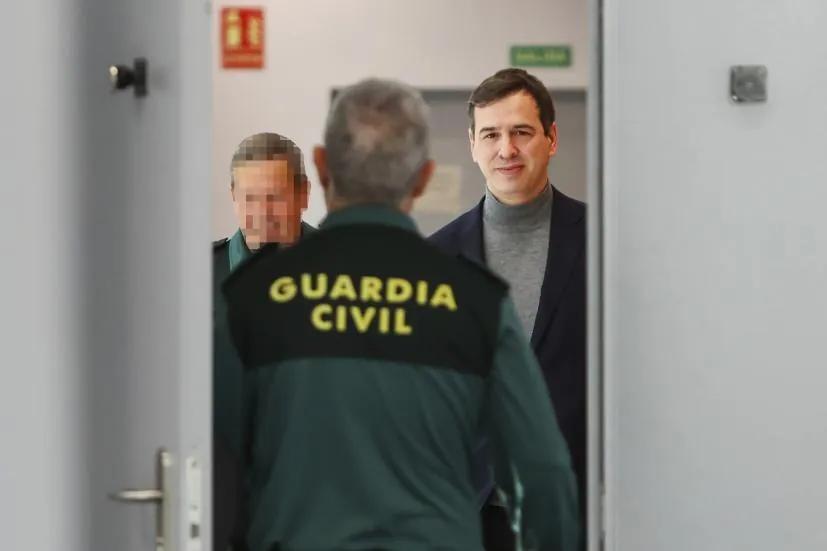La Audiencia de Badajoz ratifica a la jueza instructora y manda al banquillo al hermano de Pedro Sánchez por el amaño de su contrato público