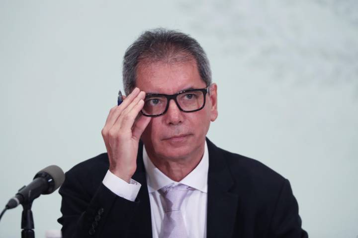 México recorta previsión de crecimiento y amplía déficit por tensiones comerciales