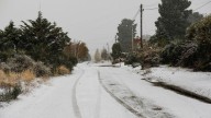 El manto blanco vuelve a Bariloche: la nieve transforma la ciudad y exigen precaución
