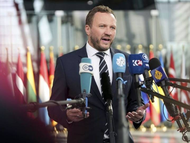 Russian jets over Estonia ignored signals from NATO pilots: officials