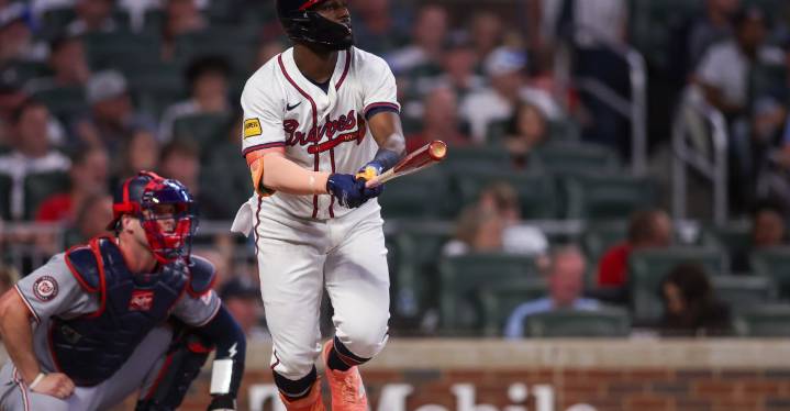Braves win 10th in a row as Acuña, Harris homer thrice