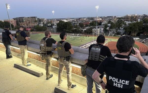 Trump amenaza con federalizar nuevamente la policía de Washington, D.C.