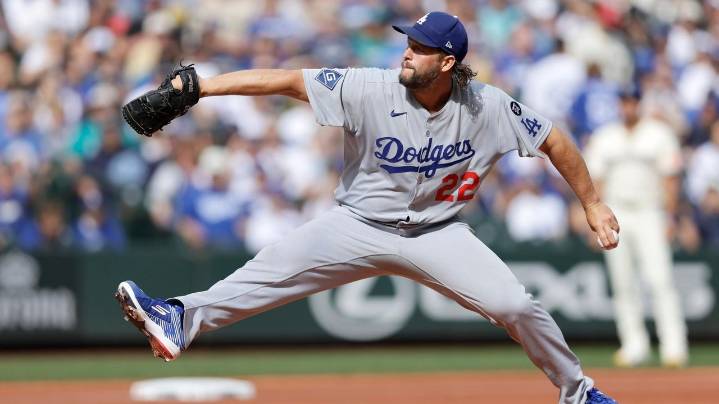 Kershaw works 5 1/3 scoreless innings in final regular-season start as Dodgers top Mariners 6