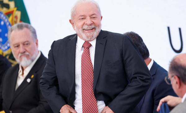 Otra buena para Lula: el desempleo está en su punto más bajo desde 2012