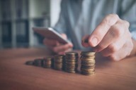 Golpe al patrimonio familiar, el cobro de 0.90 por ciento al ahorro: PRI