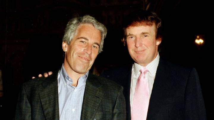 Los demócratas publican una nota de cumpleaños que supuestamente le envió Donald Trump a Jeffrey Epstein
