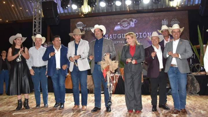 “¡Qué viva la ganadería chihuahuense!”: Encabeza Maru Campos la inauguración de la Expogan 2025