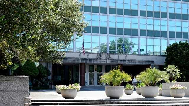 Two New Orleans City Council members calling for audit of city finances amid $100 million deficit