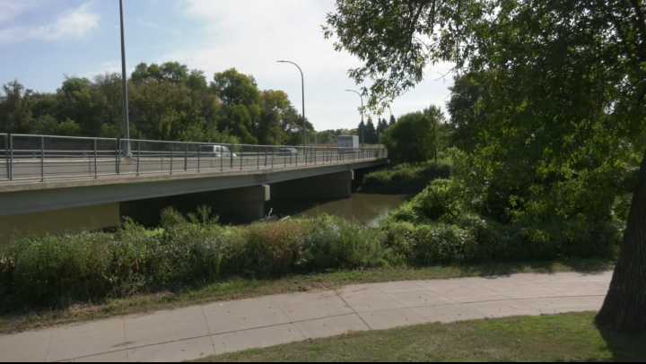 Fargo and Moorhead leaders seeking input on replacing 12th Ave N and 15th Ave N bridge