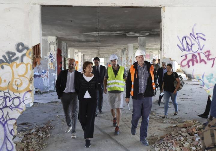 El derribo de Flex en Gijón toma velocidad: la nave desaparecerá en noviembre
